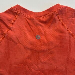 Lululemon Swiftly Tech Short Sleeve Shirt, size 6